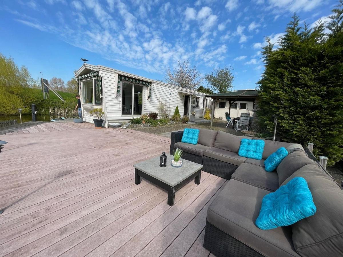 Fantastic Villa In Ooltgensplaat With Jetty Dış mekan fotoğraf